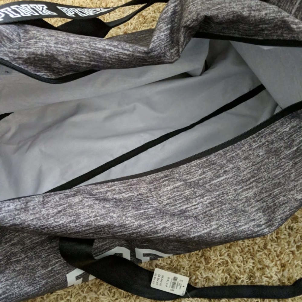 VS Pink Duffle and water bottle - Picture 6 of 7